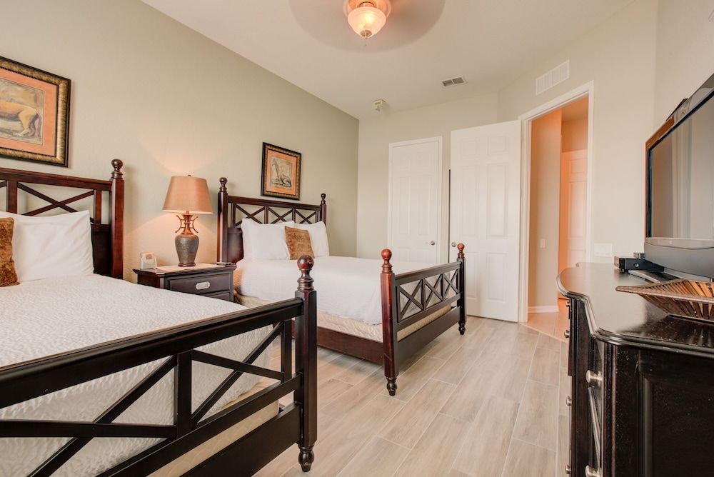 undefined Penthouse w/ Spectacular Lakeview! Near Disney