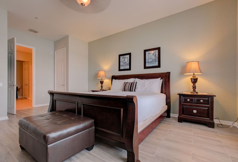 Penthouse w/ Spectacular Lakeview! Near Disney Apartment (3 Bedrooms) 3