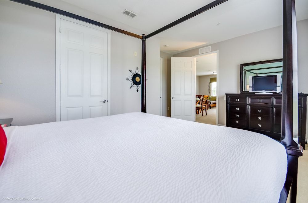 Lakeview Shore Apartment (3 Bedrooms)