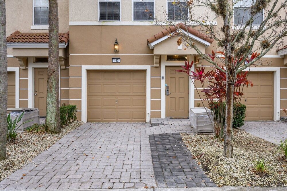 undefined Vista Cay Resort Direct Townhomes by Millennium Management 8