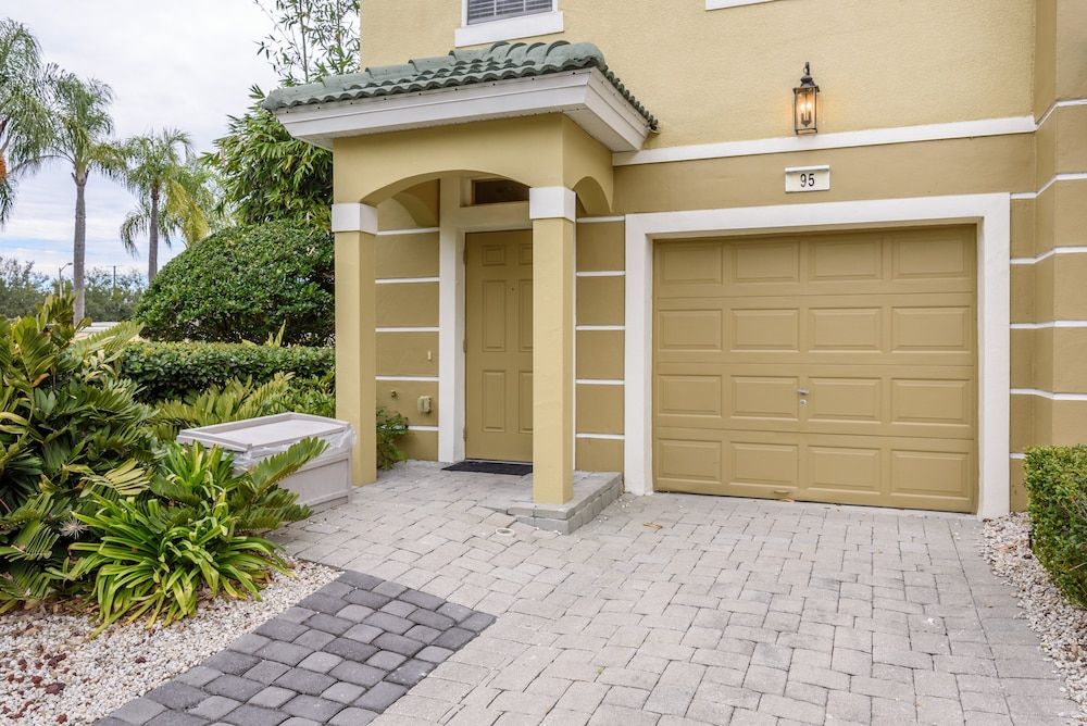 undefined Vista Cay Resort Direct Townhomes by Millennium Management 2