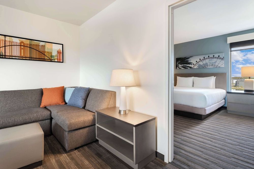 Suite, 2 Bedrooms (1 Kingbed & 2 Queenbeds)