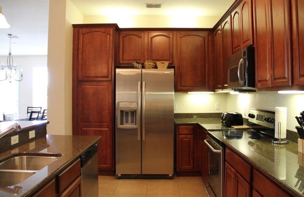 Island Breeze Lake View 3 Bedroom Condo by RedAwning Condo, 3 Bedrooms 9