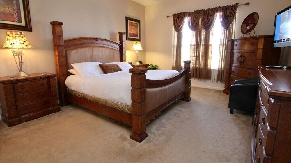 undefined Poolside Penthouse Cabana 3 Bedroom Condo by RedAwning 4