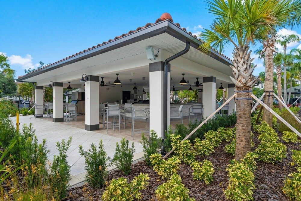 undefined Miranda's Gem Deluxe 3 Bedroom Condo by RedAwning 3