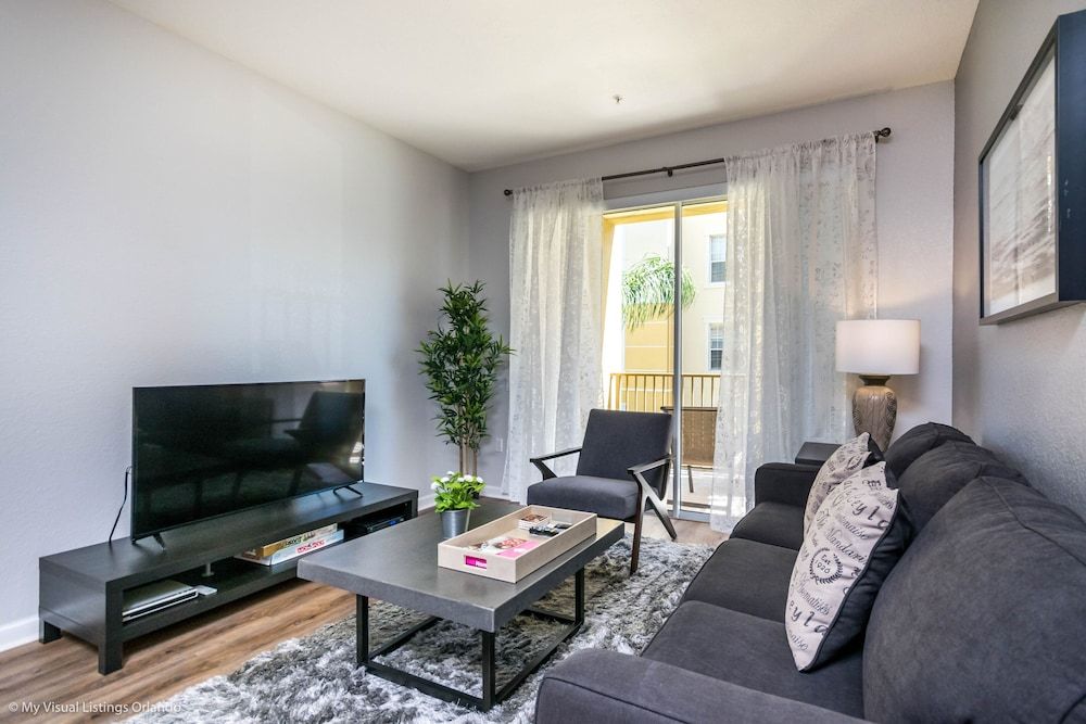 undefined La Casita Ventura 2 Bedroom Condo by Redawning