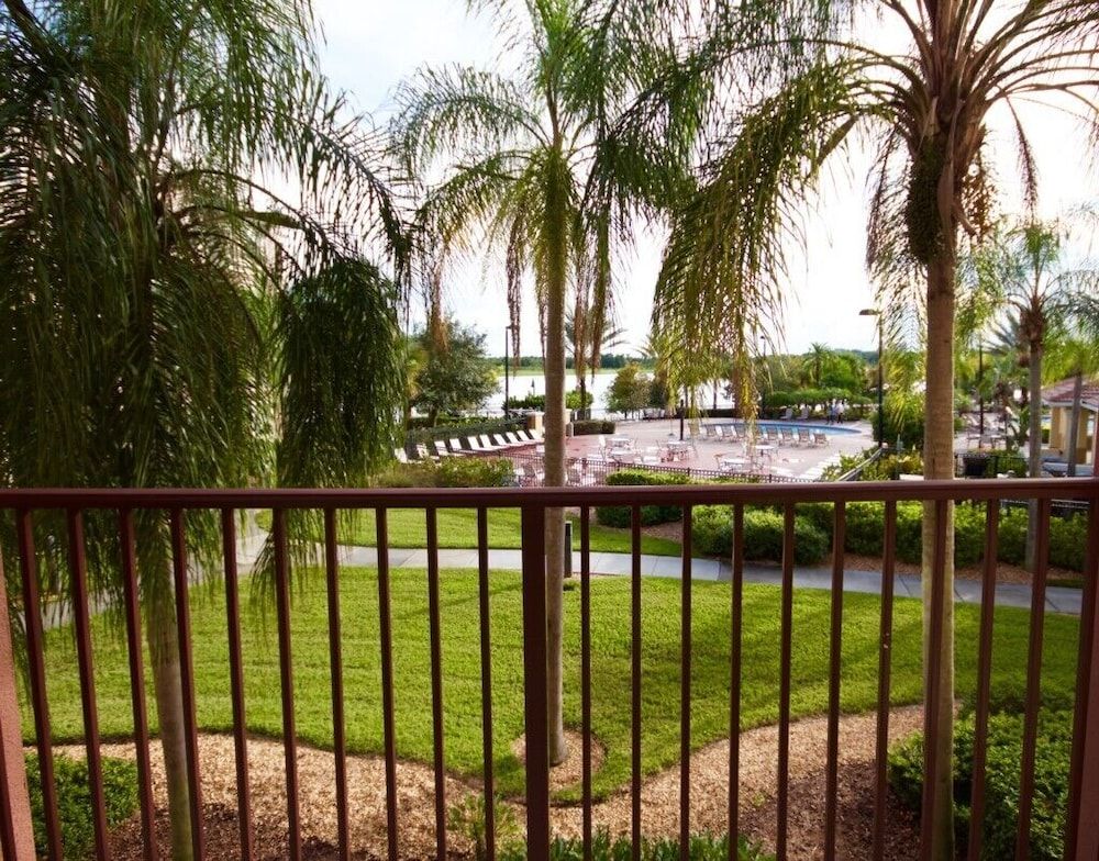 undefined Lake View Treasure 2 Bedroom Condo by RedAwning 3