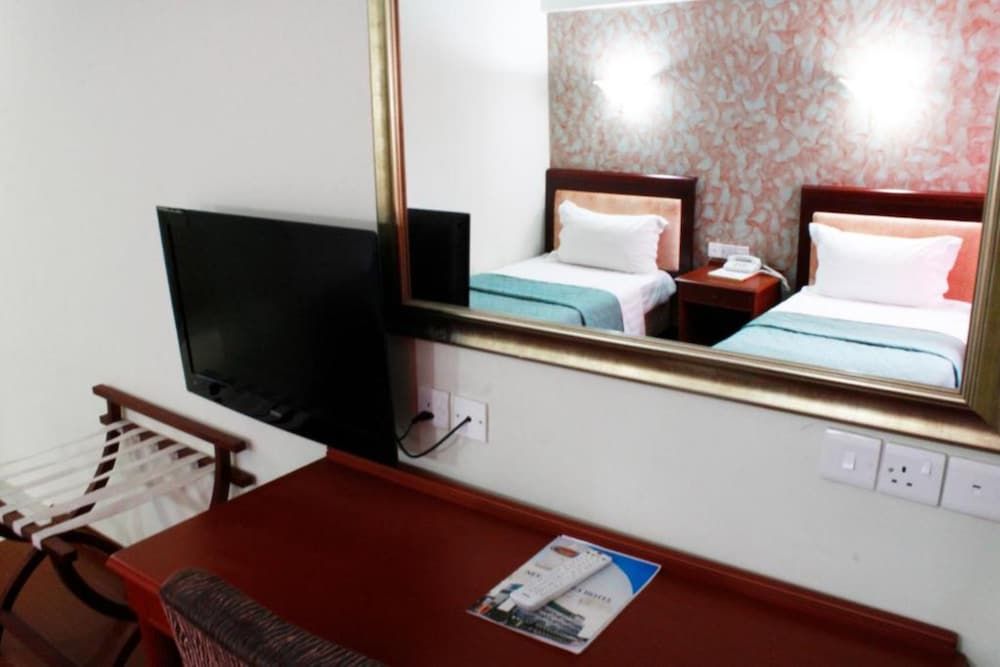 New Mwanza Hotel Deluxe Twin Room 2