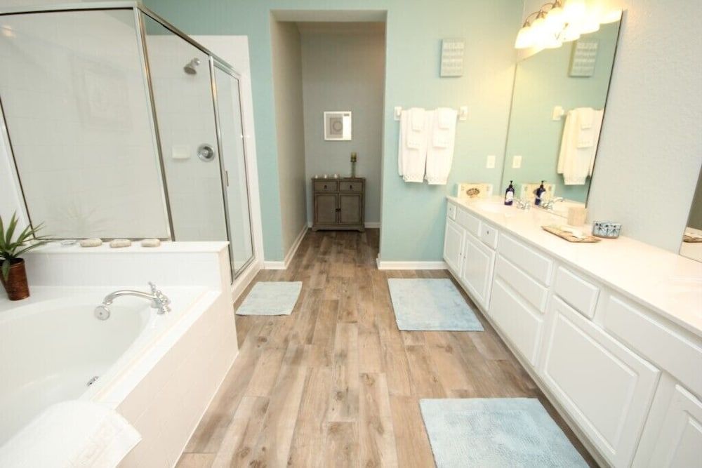 Lake View Paradise 3 Bedroom Condo by RedAwning Condo, 3 Bedrooms 10