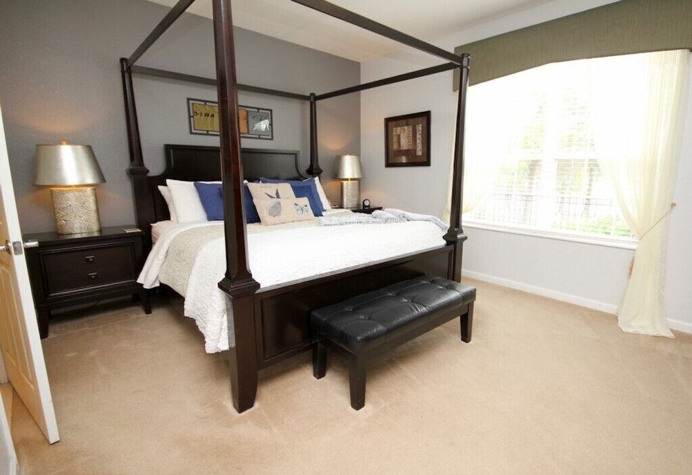 undefined Lake View Paradise 3 Bedroom Condo by RedAwning