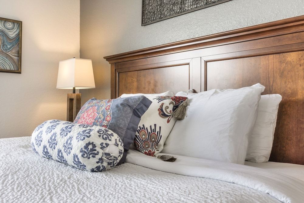 Casa Maria Luxurious 3 Bedroom Condo by RedAwning Condo, 2 Bedrooms 3