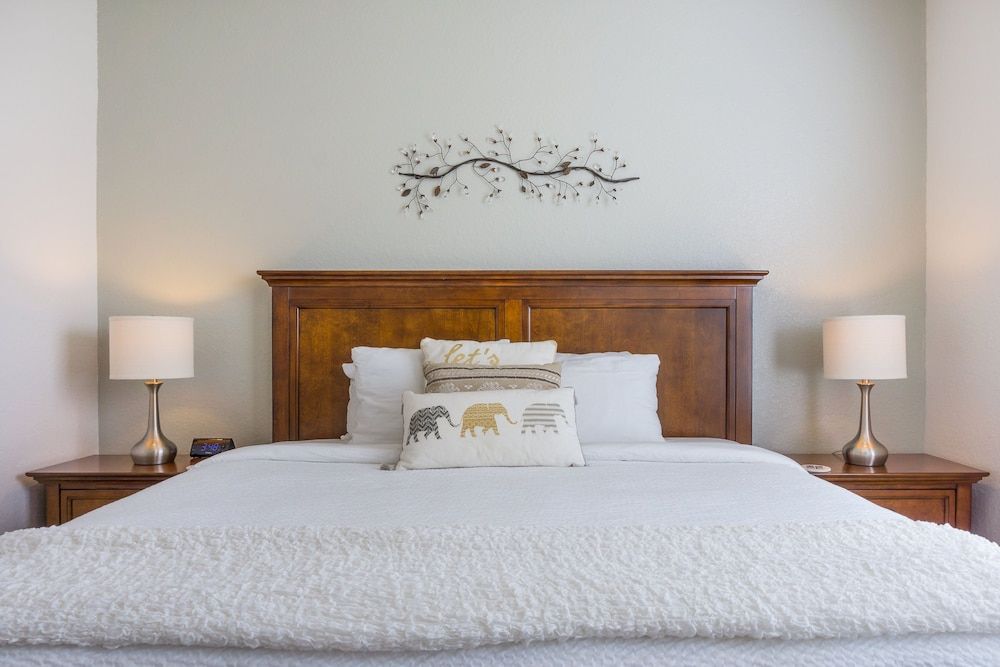 Casa Maria Luxurious 3 Bedroom Condo by RedAwning Condo, 2 Bedrooms 5