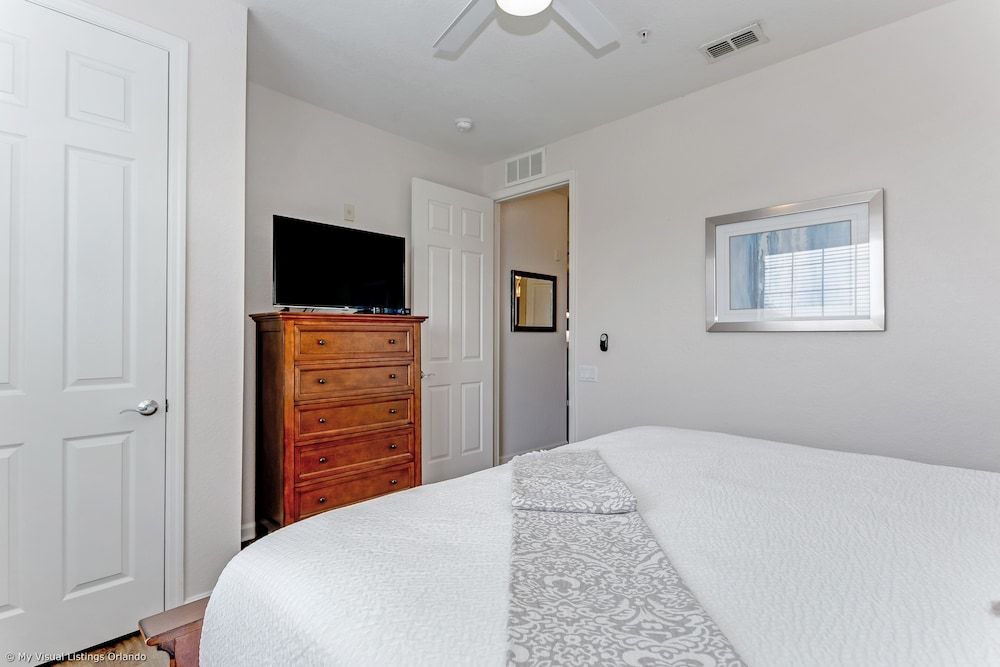 Casa Maria Luxurious 3 Bedroom Condo by RedAwning Condo, 2 Bedrooms 6