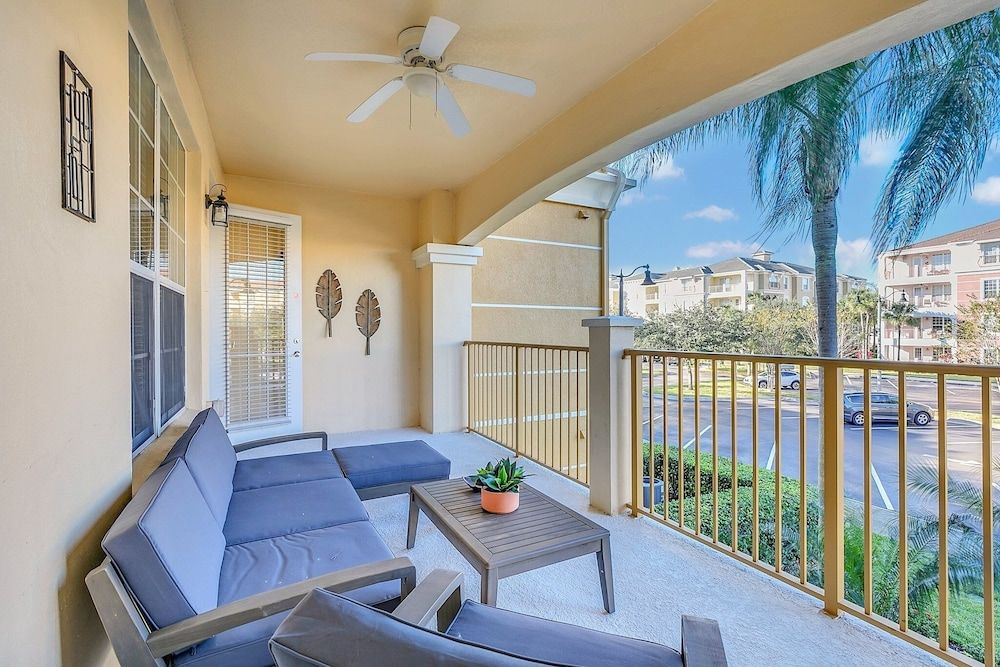 Vero`s Gem Deluxe 3 Bedroom Condo by RedAwning Condo, 3 Bedrooms 7