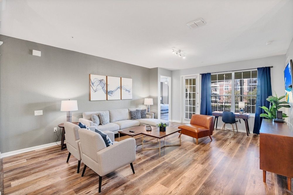 Vero`s Gem Deluxe 3 Bedroom Condo by RedAwning Condo, 3 Bedrooms 17