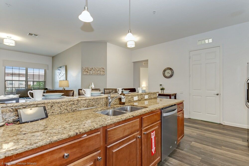 Casa Luna Deluxe 3 Bedroom Condo by Redawning Condo, 3 Bedrooms 13