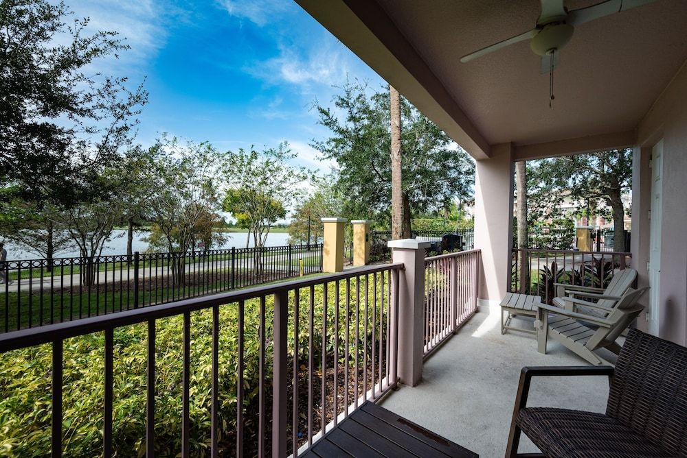 La Vista Lakeview Deluxe 3 Bedroom Condo by RedAwning Condo, 3 Bedrooms 13