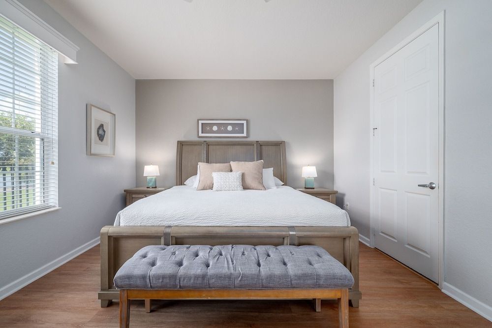 Casa Lucia Lakeview 3 Bedroom Condo by RedAwning Condo, 2 Bedrooms