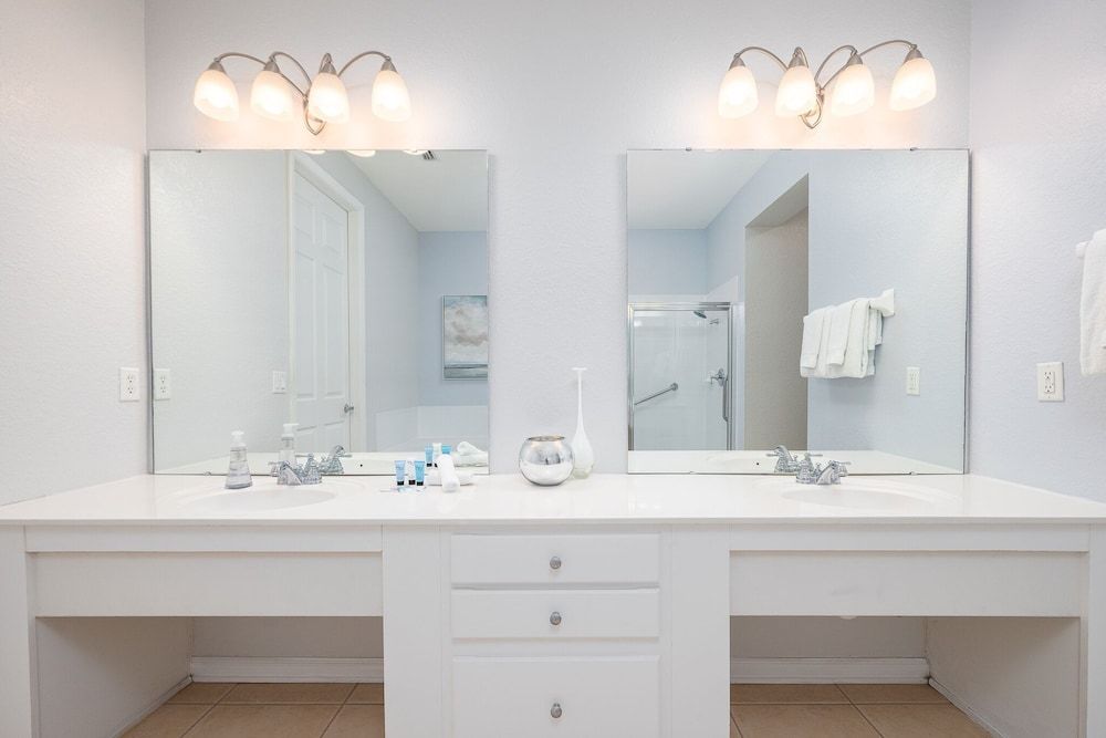 Casa Lucia Lakeview 3 Bedroom Condo by RedAwning Condo, 2 Bedrooms 19