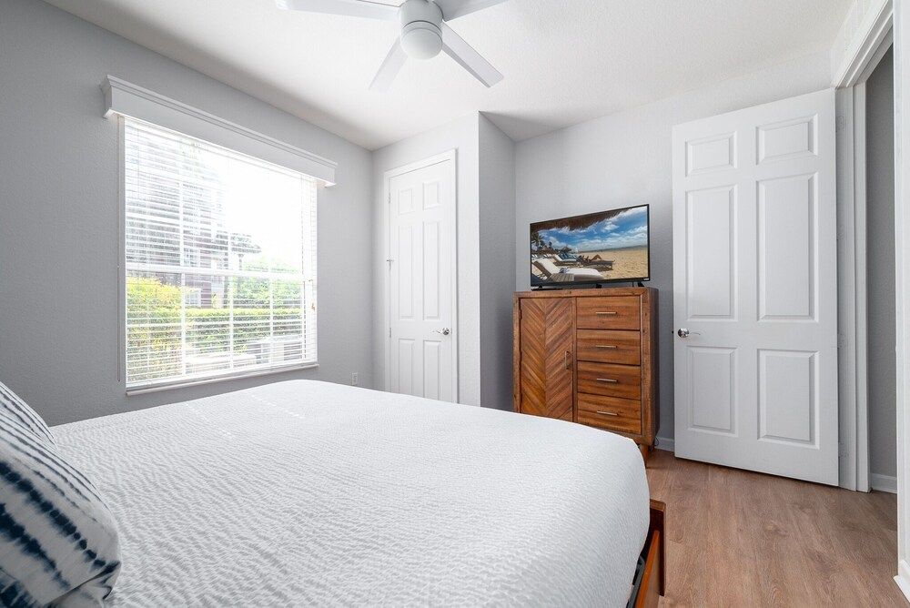 Casa Lucia Lakeview 3 Bedroom Condo by RedAwning Condo, 2 Bedrooms 8