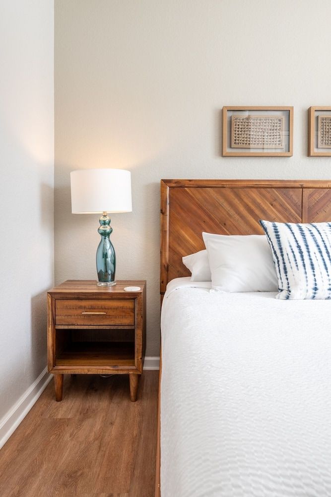 Casa Lucia Lakeview 3 Bedroom Condo by RedAwning Condo, 2 Bedrooms 9