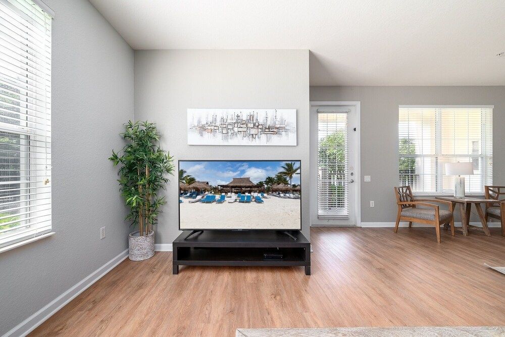 Casa Lucia Lakeview 3 Bedroom Condo by RedAwning Condo, 2 Bedrooms 28