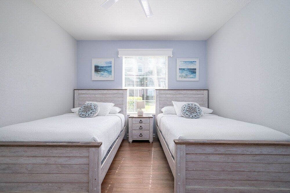 Casa Lucia Lakeview 3 Bedroom Condo by RedAwning Condo, 2 Bedrooms 10