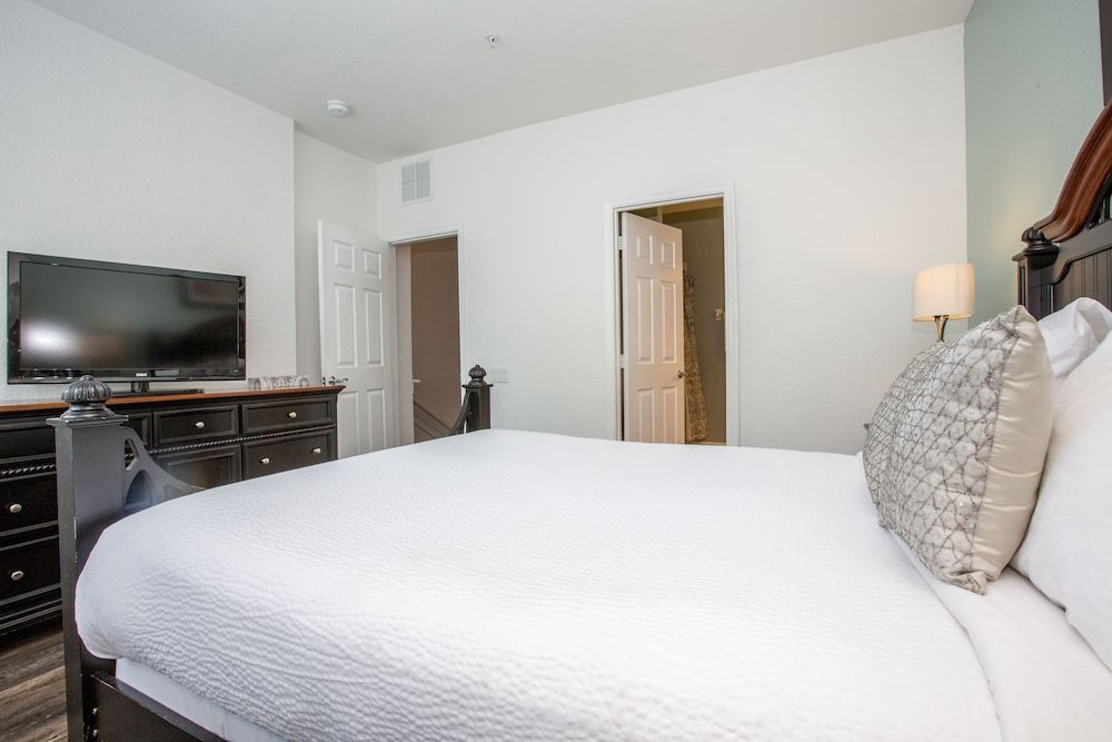 Oasis Escape Townhome 3 Bedroom Condo by Redawning Townhome, 3 Bedrooms 6