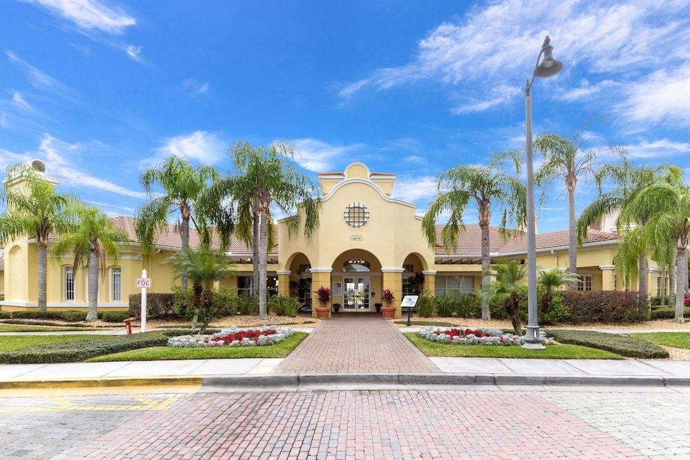 undefined Oasis Escape Townhome 3 Bedroom Condo by Redawning 2