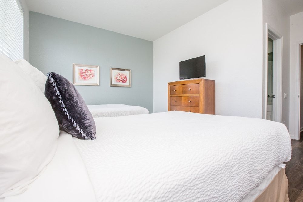 Oasis Escape Townhome 3 Bedroom Condo by Redawning Townhome, 3 Bedrooms 10