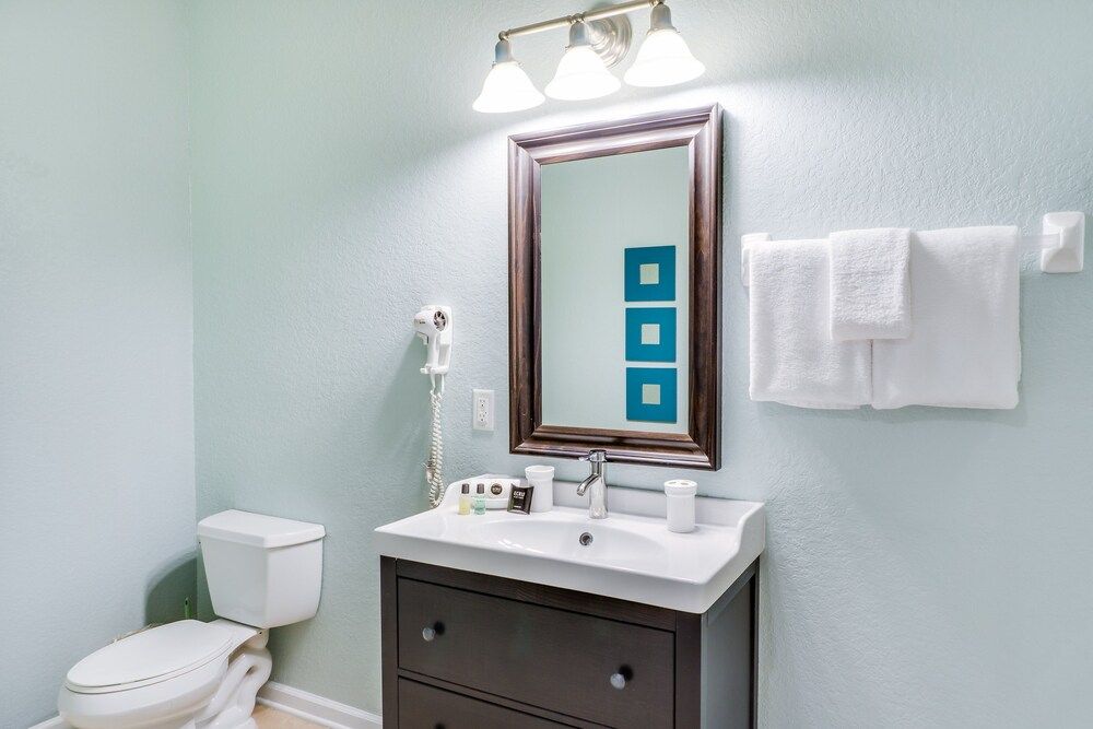 Oasis Escape Townhome 3 Bedroom Condo by Redawning Townhome, 3 Bedrooms 30