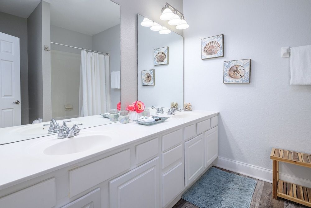 Casa Bella Townhome 3 Bedroom Condo by RedAwning Condo, 3 Bedrooms 14