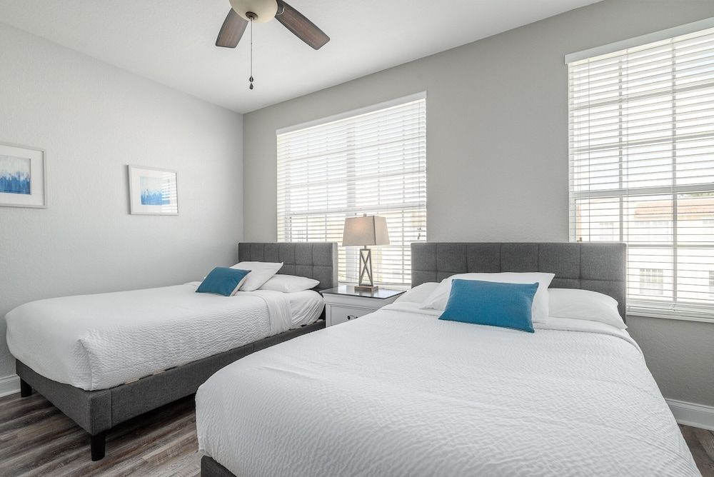 Casa Bella Townhome 3 Bedroom Condo by RedAwning Condo, 3 Bedrooms 9