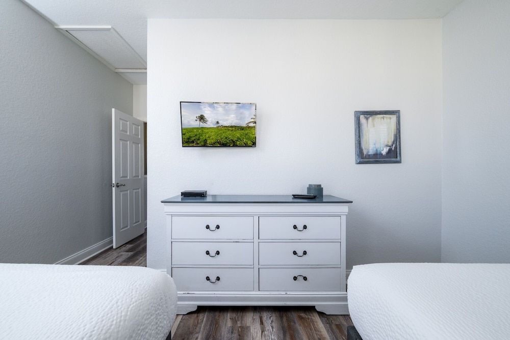 Casa Bella Townhome 3 Bedroom Condo by RedAwning Condo, 3 Bedrooms 10