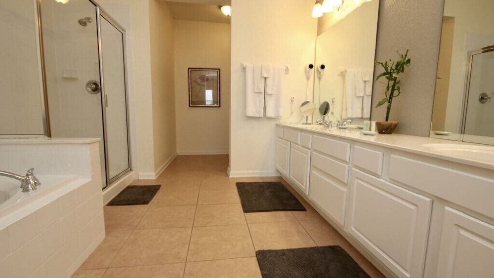 Vista Cay Resort Next To Convention Center 3 Bedroom Condo by RedAwning Condo, 3 Bedrooms 8