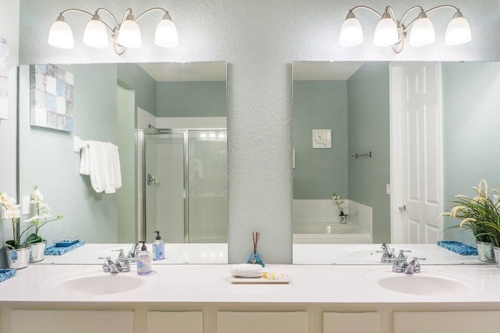 Renata's Waterscape Deluxe 3 Bedroom Condo by RedAwning Condo, 3 Bedrooms 15