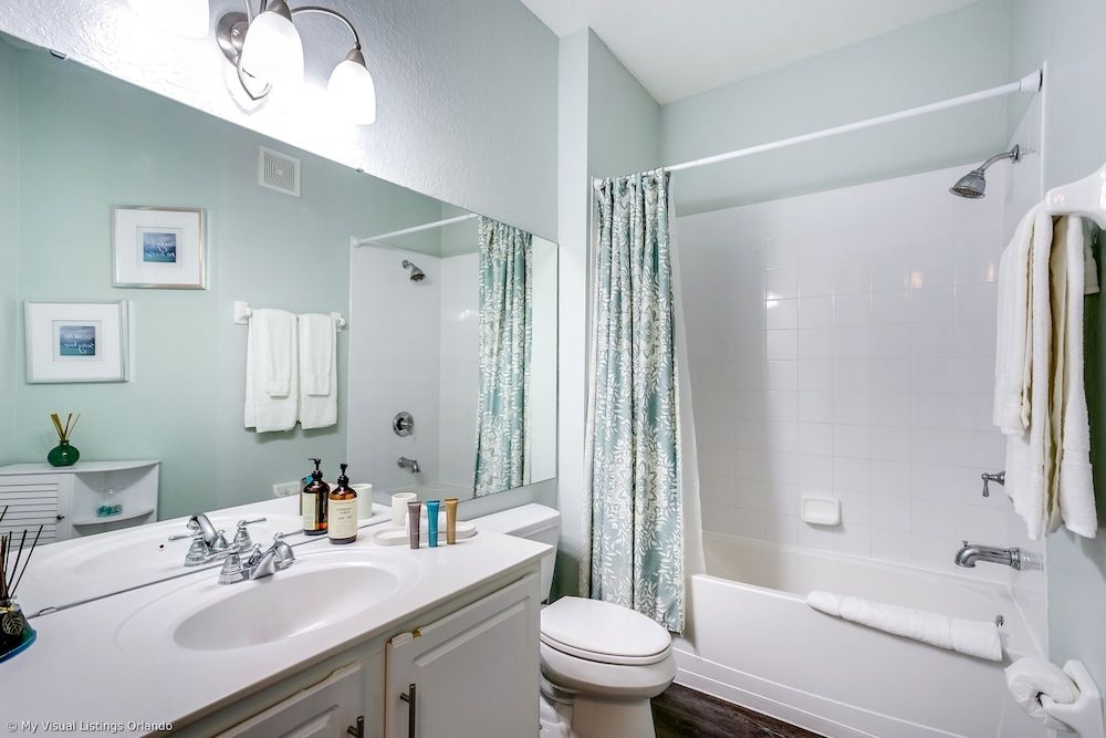 Renata's Waterscape Deluxe 3 Bedroom Condo by RedAwning Condo, 3 Bedrooms 16