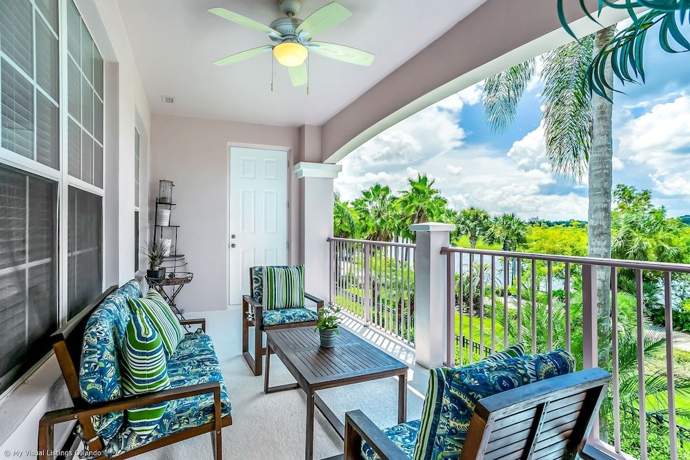 Renata's Waterscape Deluxe 3 Bedroom Condo by RedAwning Condo, 3 Bedrooms 8