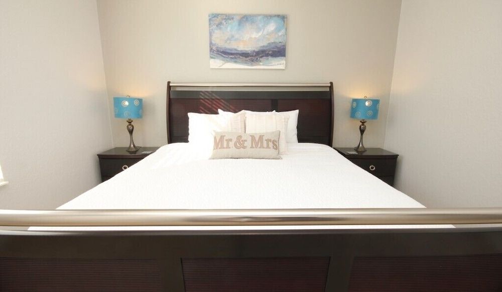 Lakeview Fantasy New! 3 Bedroom Condo by RedAwning Condo, 3 Bedrooms 6