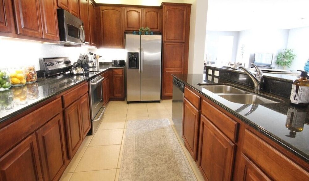 Lakeview Fantasy New! 3 Bedroom Condo by RedAwning Condo, 3 Bedrooms 9