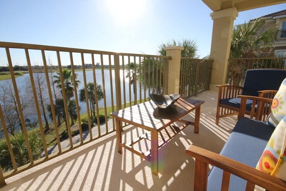 Lakeview Fantasy New! 3 Bedroom Condo by RedAwning Condo, 3 Bedrooms 15