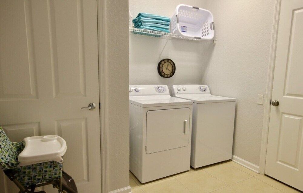 Lakeview Fantasy New! 3 Bedroom Condo by RedAwning Condo, 3 Bedrooms 30