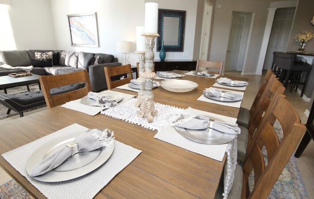 undefined Lakeview Fantasy New! 3 Bedroom Condo by RedAwning 2