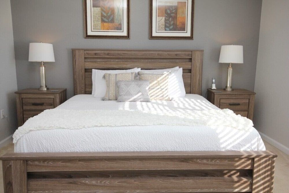 undefined Lakeview Fantasy New! 3 Bedroom Condo by RedAwning 8