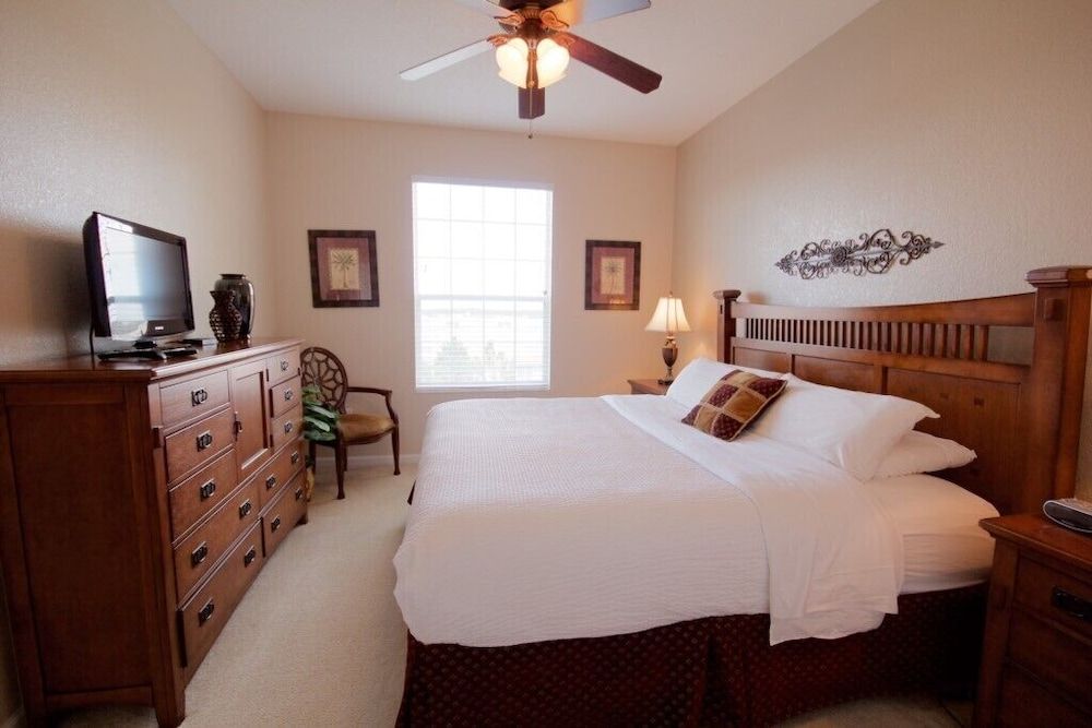 undefined Executive Penthouse 3 Bedroom Condo by RedAwning 5