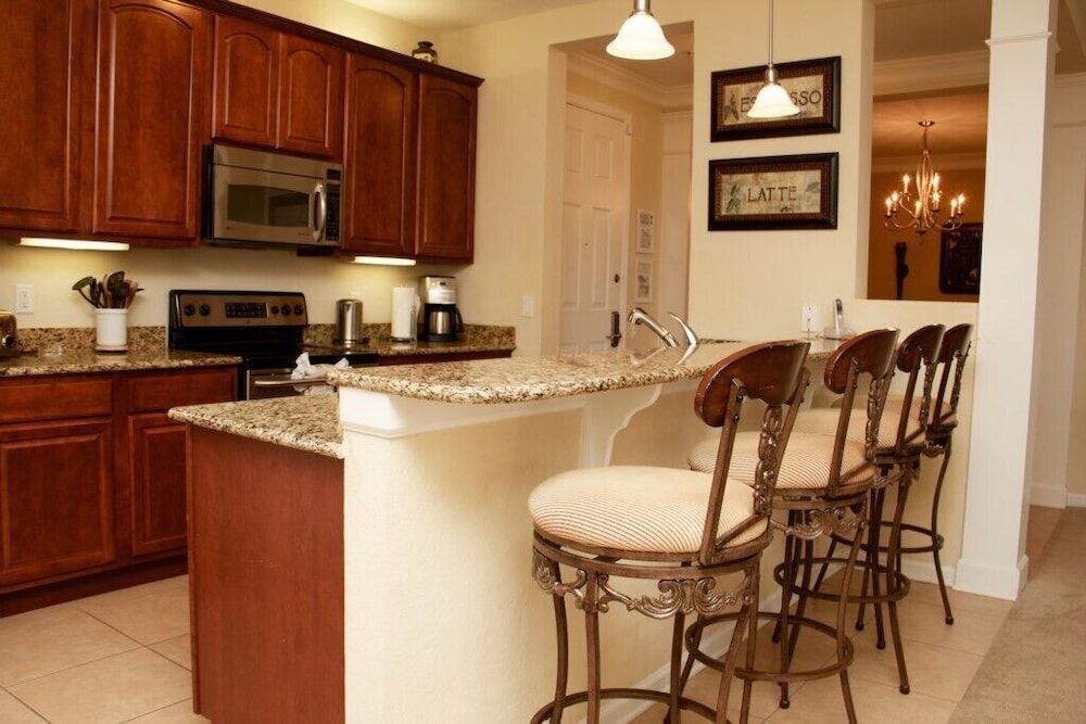 Lake View Classic 3 Bedroom Condo by RedAwning Condo, 3 Bedrooms 12