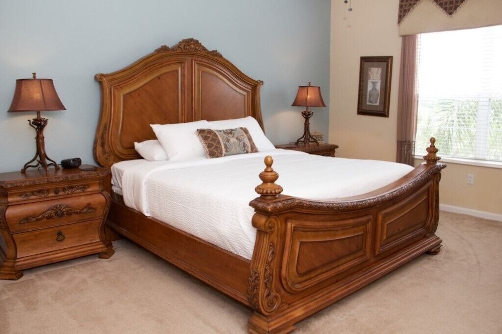 undefined Lake View Classic 3 Bedroom Condo by RedAwning 6