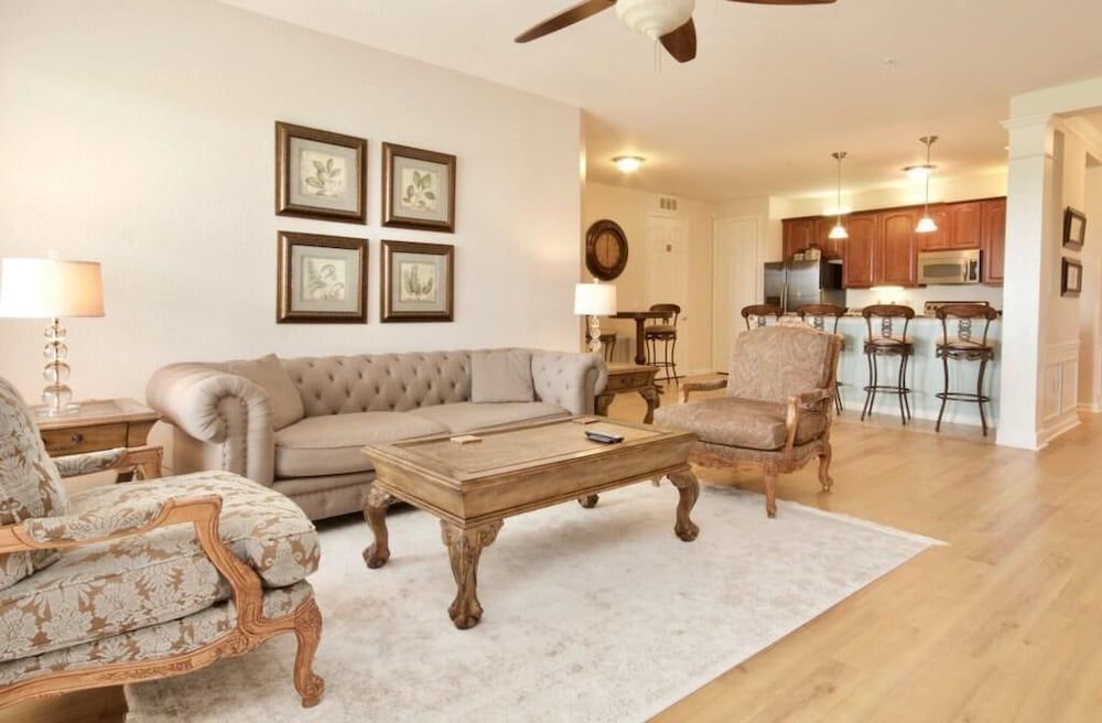 Lake View Classic 3 Bedroom Condo by RedAwning Condo, 3 Bedrooms 22