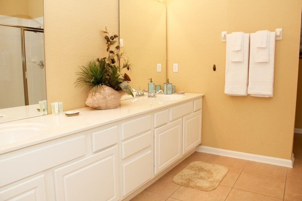 Lake View Classic 3 Bedroom Condo by RedAwning Condo, 3 Bedrooms 15