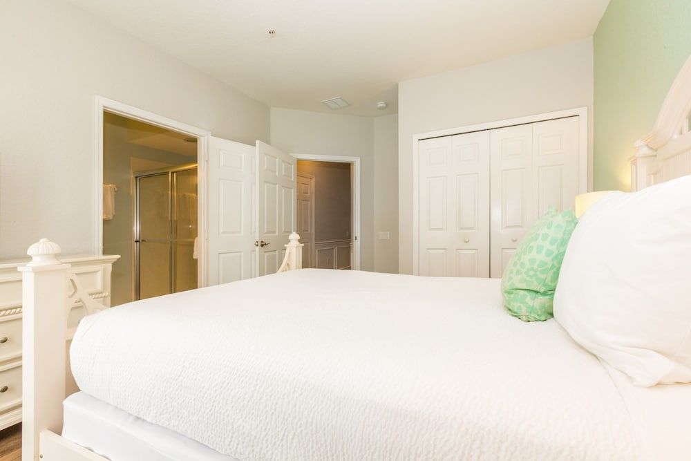 Luxury Townhome 3 Bedroom Condo by Redawning Condo, 3 Bedrooms 12